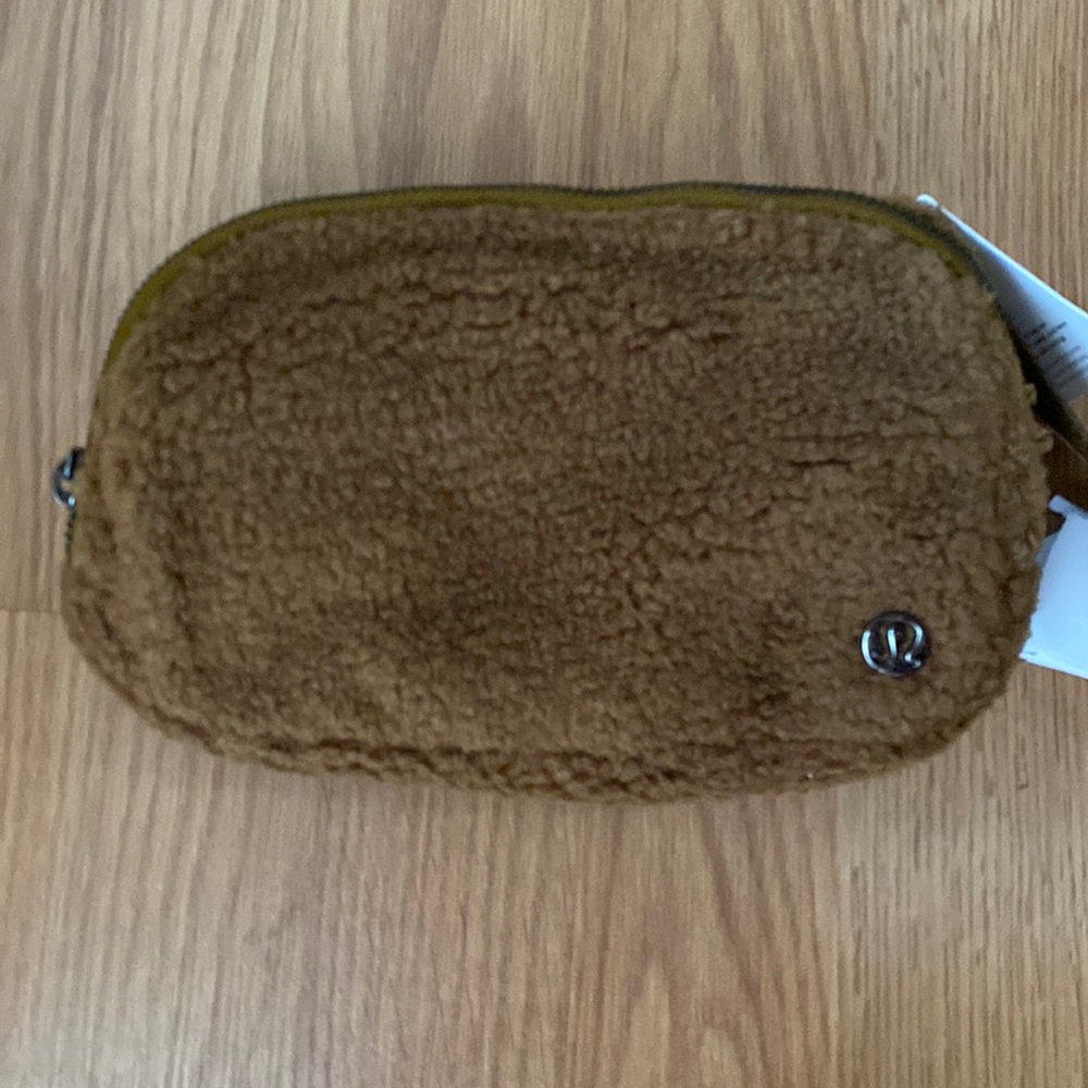 ❤️ Lululemon Everywhere Belt Bag Burnt Caramel NWT